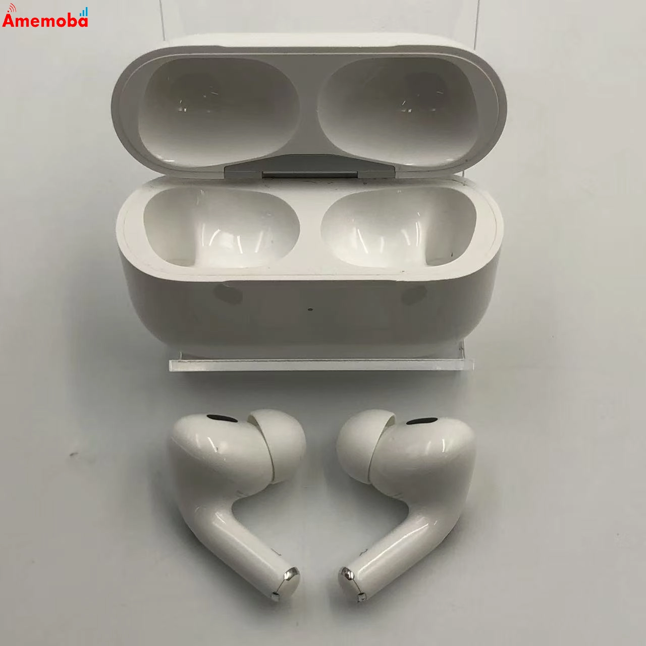 Airpods Pro 第2世代 MagSafe 充電ケース (Lightning) 付き ホワイトMQD83J/A