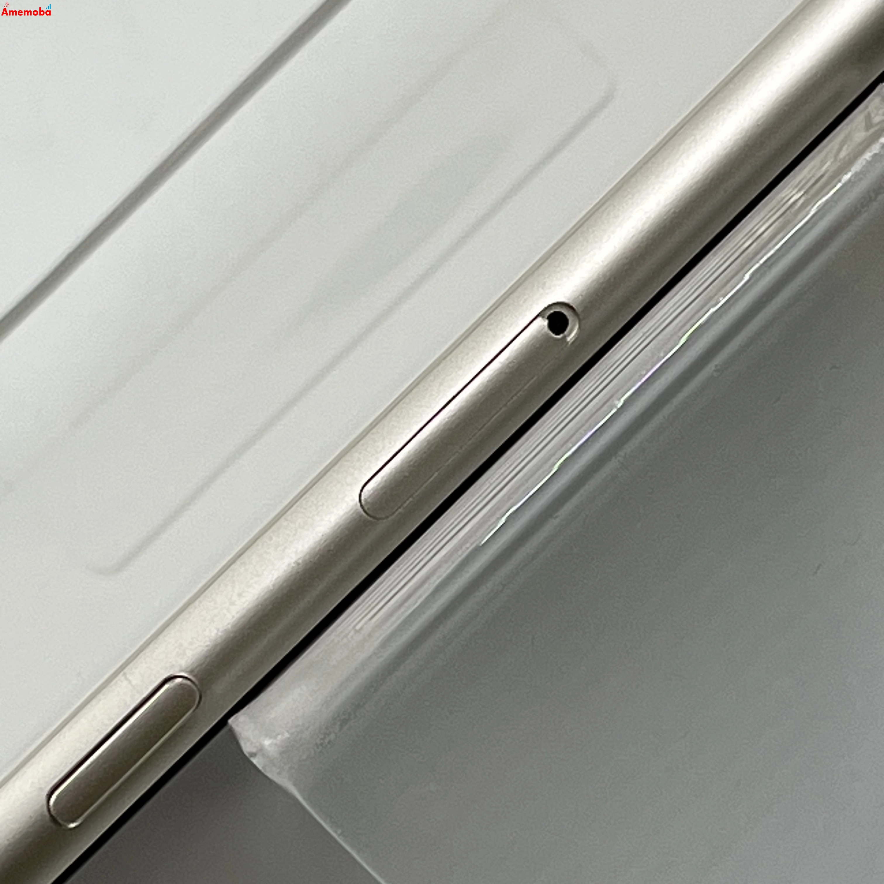 iPhoneSE 第3世代 64GB スターライト MMYD3J/A AU版SIMフリー