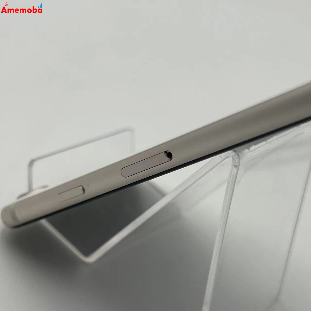 iPhoneSE 第3世代 64GB スターライト NMYD3J/A docomo版SIMフリー ジャンク品