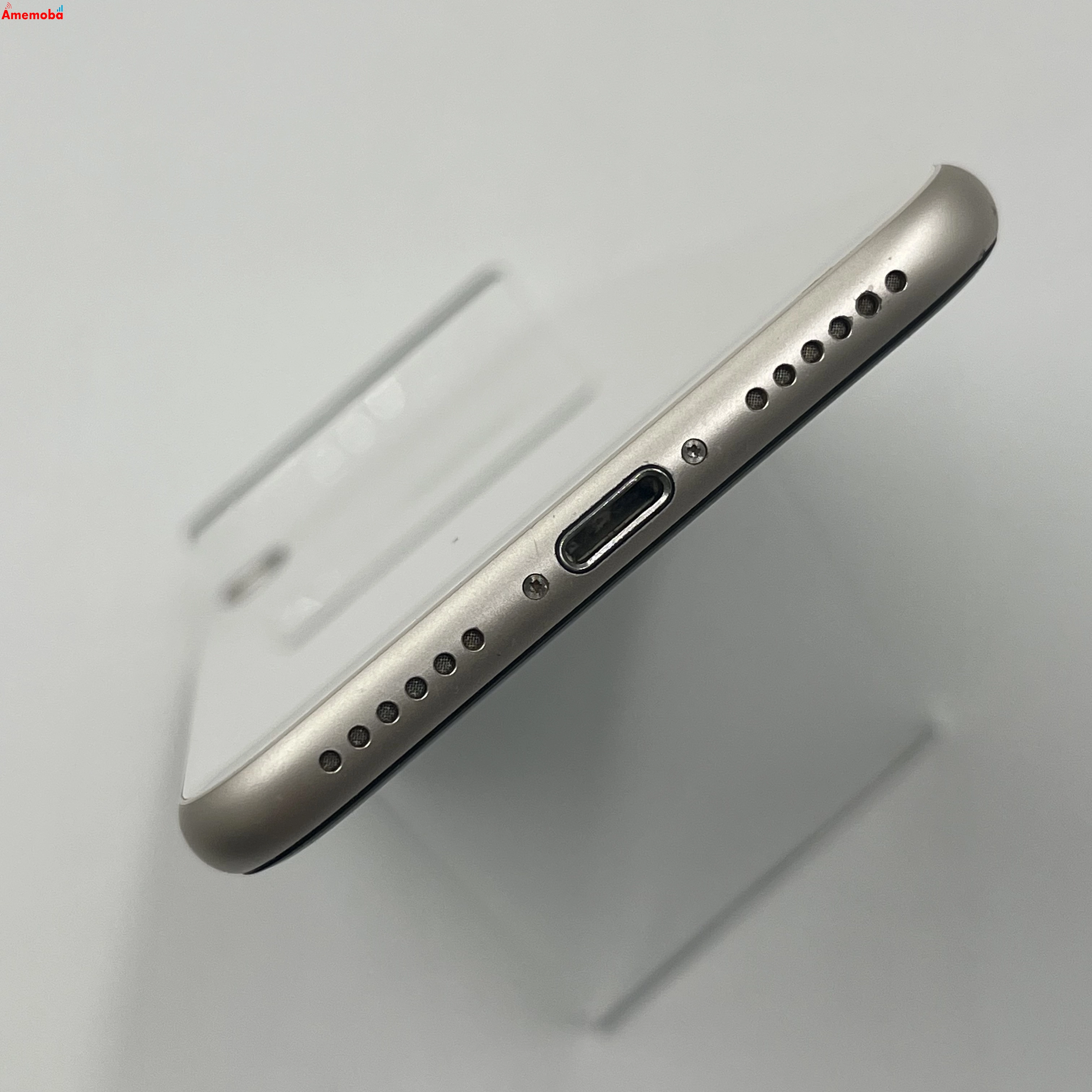 iPhoneSE 第3世代 128GB スターライト MMYG3J/A AU版SIMフリー 美品