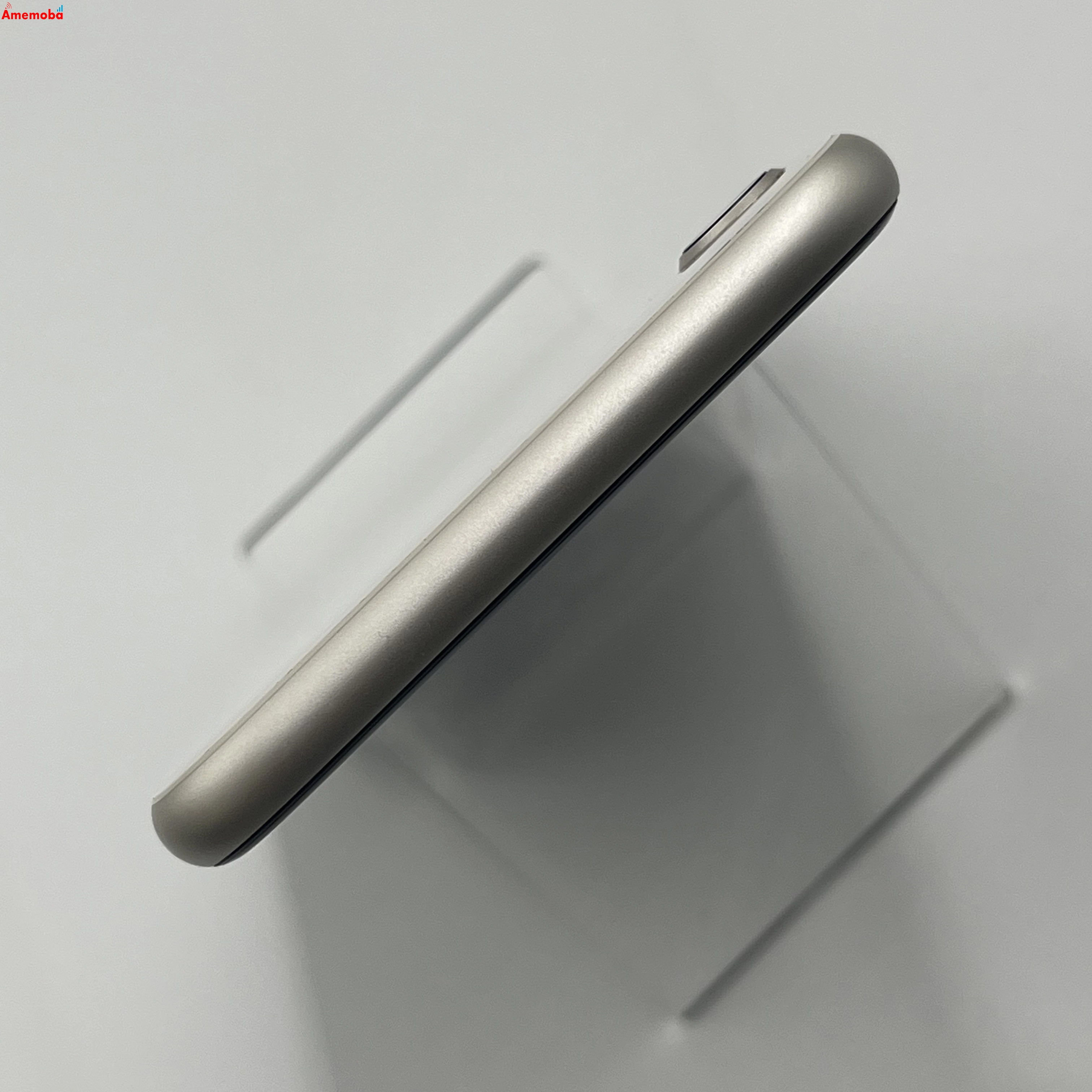 iPhoneSE 第3世代 64GB スターライト MMYD3J/A SoftBank版SIMフリー 極美品