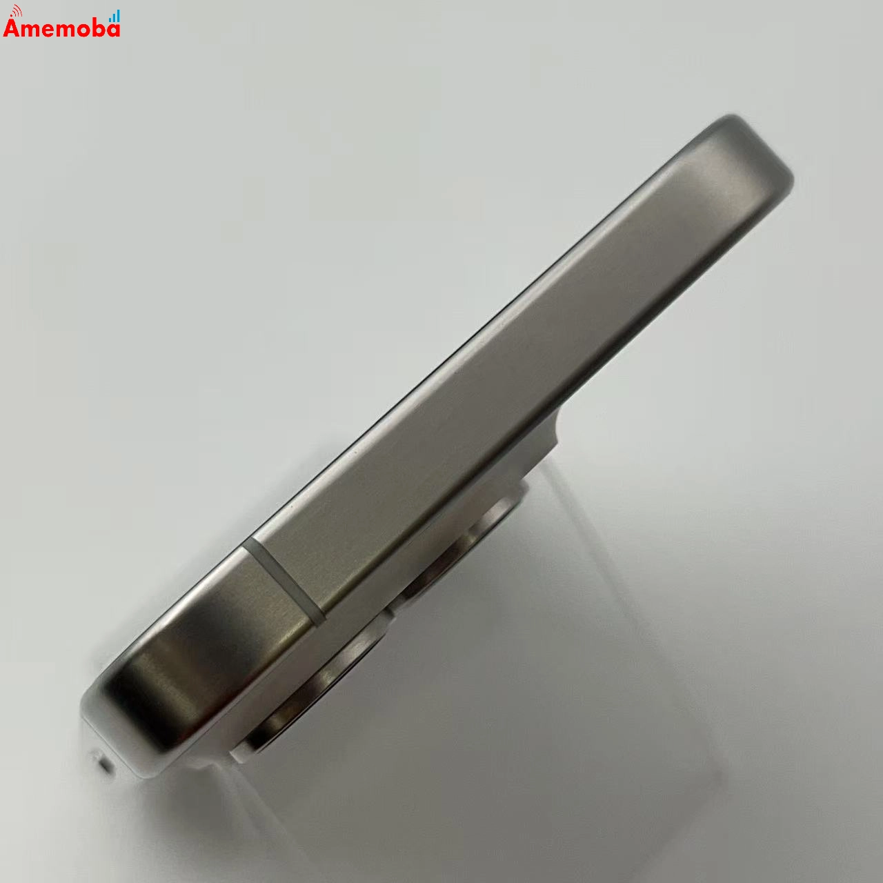 iPhone15 Pro 256GB ホワイトチタニウム MTUD3J/A AU版SIMフリー au