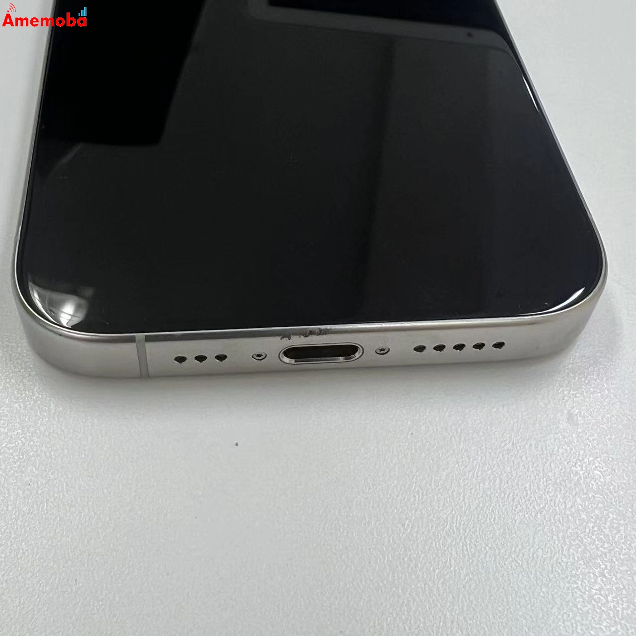 iPhone15 Pro 256GB ホワイトチタニウム MTUD3J/A AU版SIMフリー au