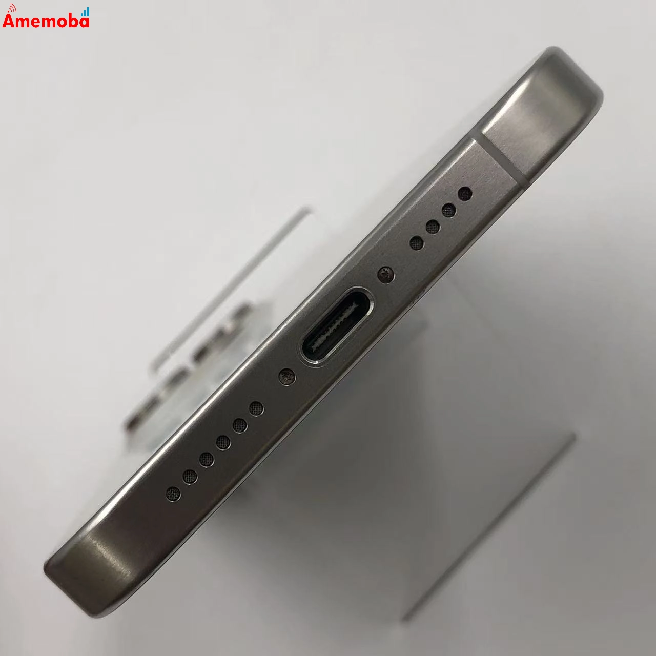 iPhone15 Pro Max 256GB ホワイトチタニウム MU6Q3J/A docomo版SIMフリー 美品