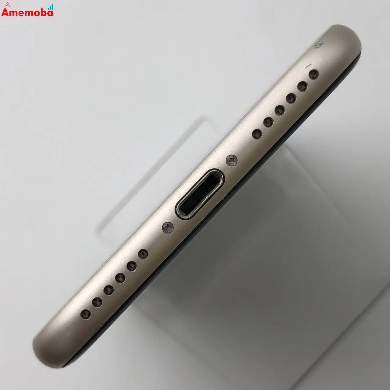 iPhoneSE 第3世代 64GB スターライト MMYD3J/A docomo版SIMフリー