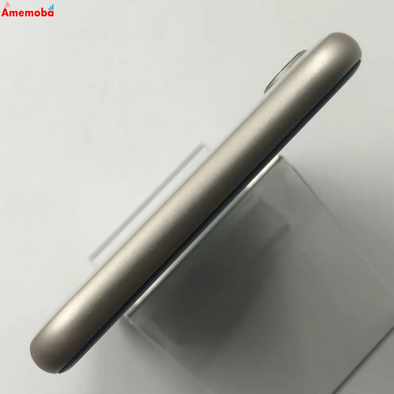 iPhoneSE 第3世代 128GB スターライト MMYG3J/A Apple版SIMフリー 美品