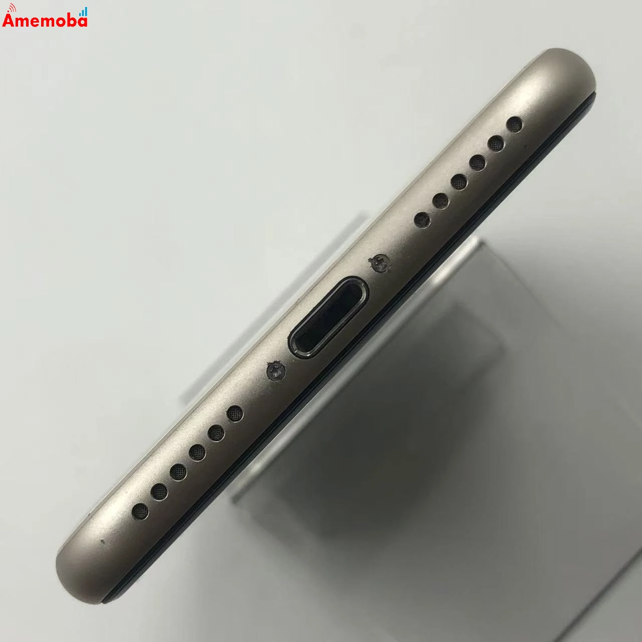 iPhoneSE 第3世代 128GB スターライト MMYG3J/A Apple版SIMフリー 美品