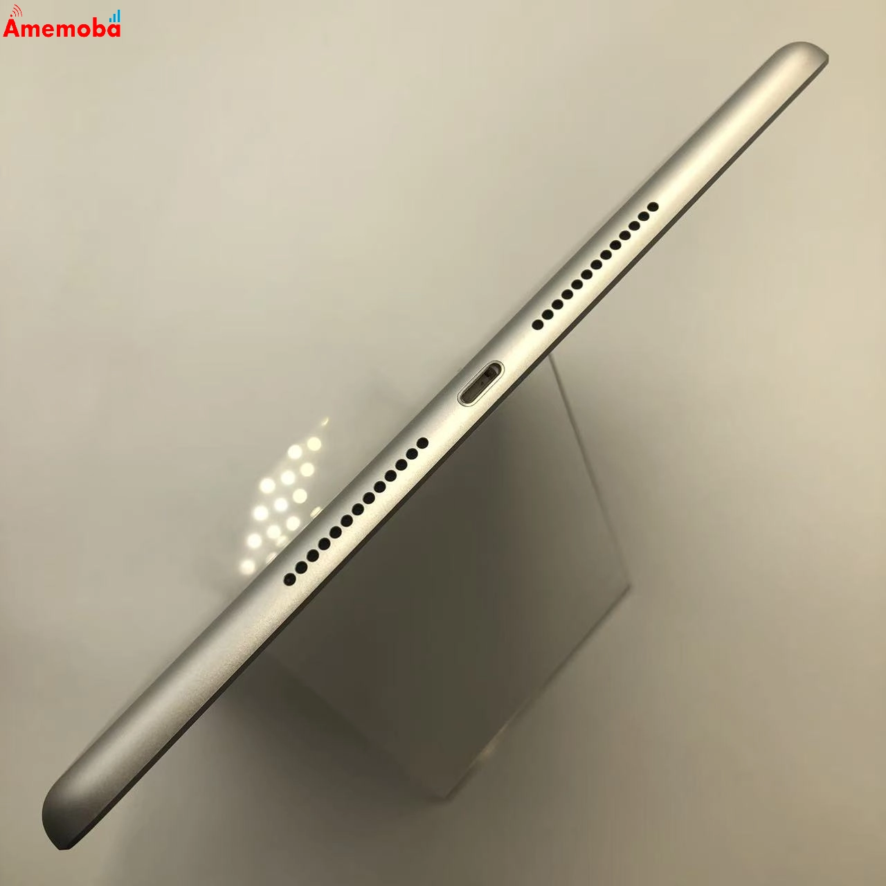 iPad 第8世代 Wi-Fiモデル 32GB シルバー MYLA2J/A 極美品