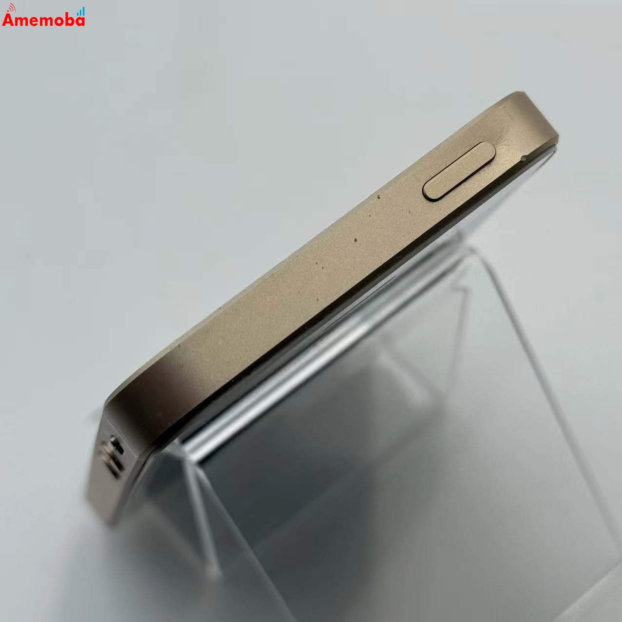 iPhoneSE 16GB ゴールド MLXM2J/A docomo版