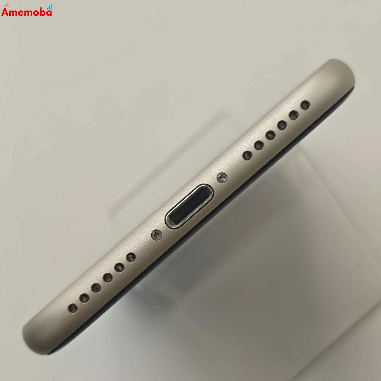 iPhoneSE 第3世代 128GB スターライト MMYG3J/A Apple版SIMフリー  極美品