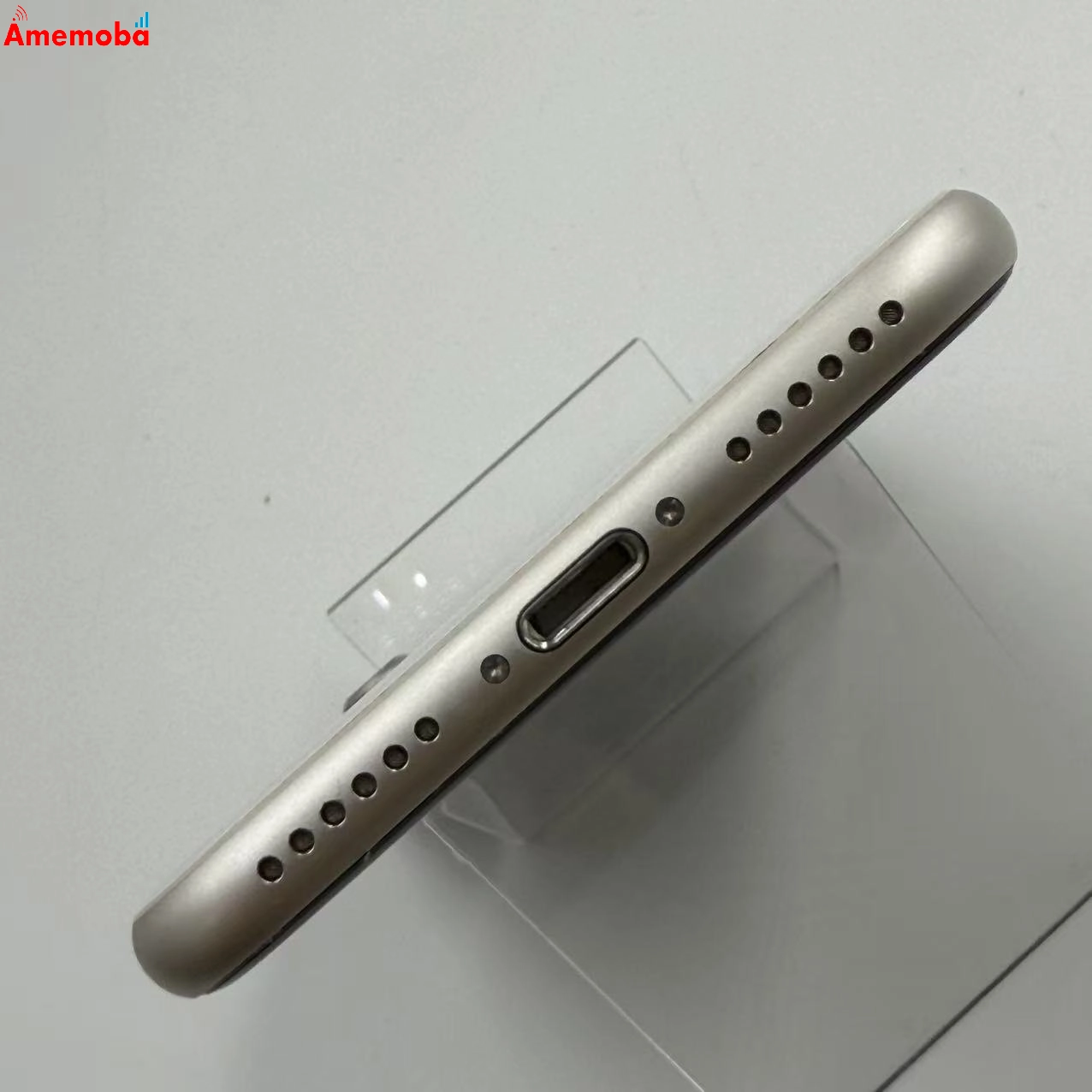 iPhoneSE 第3世代 64GB スターライト MMYD3J/A Apple版SIMフリー 極美品