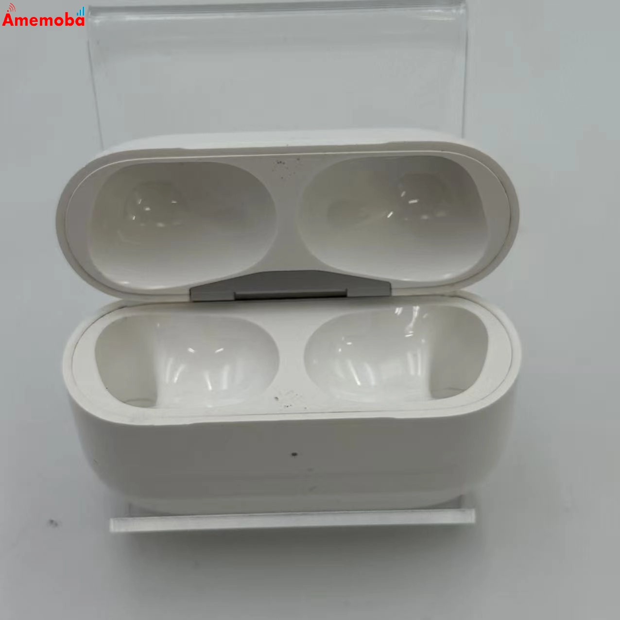 Airpods Pro 第2世代 MagSafe 充電ケース (Lightning) 付き ホワイト A2698