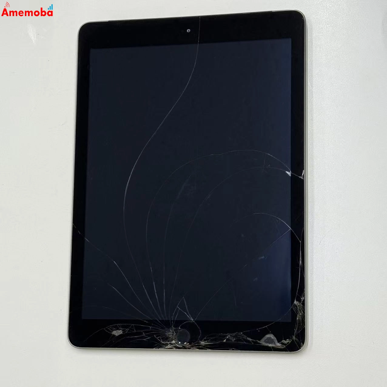 iPad 第5世代 32GB スペースグレイ MP1J2J/A AU版SIMフリー ジャンク品