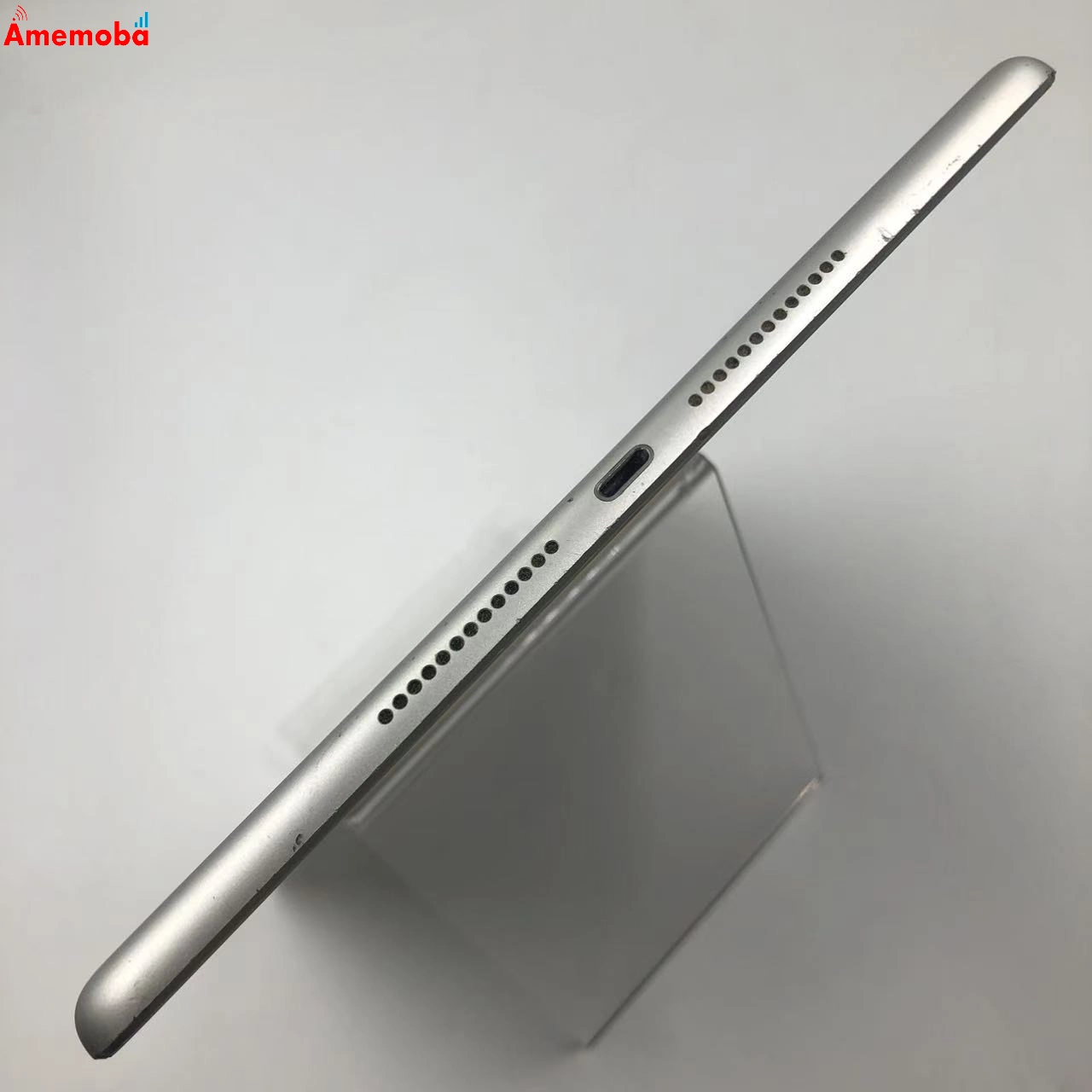 iPad 第8世代 32GB シルバー MYMJ2J/A  docomo版SIMフリー 訳あり品