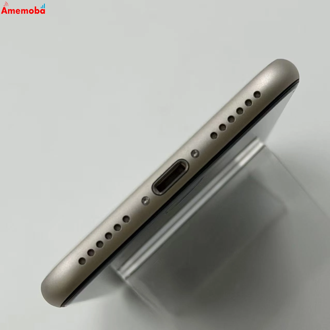 iPhoneSE 第3世代 64GB スターライト MMYD3J/A docomo版SIMフリー 極美品