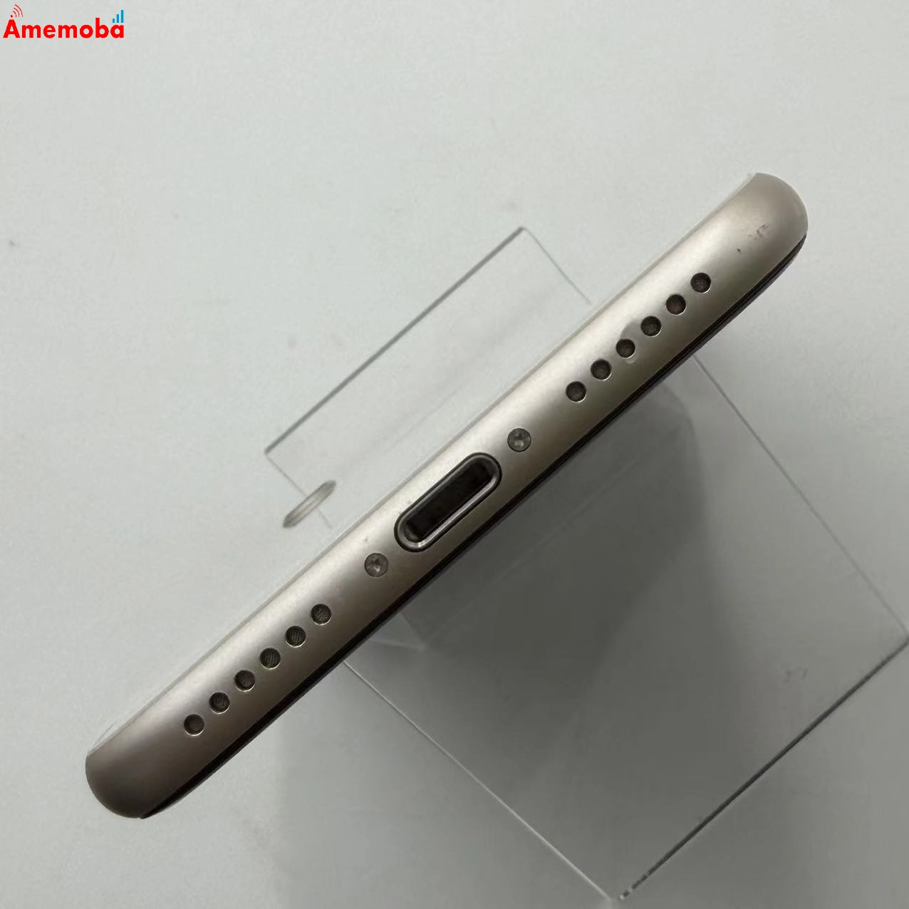 iPhoneSE 第3世代 64GB スターライト MMYD3J/A docomo版SIMフリー