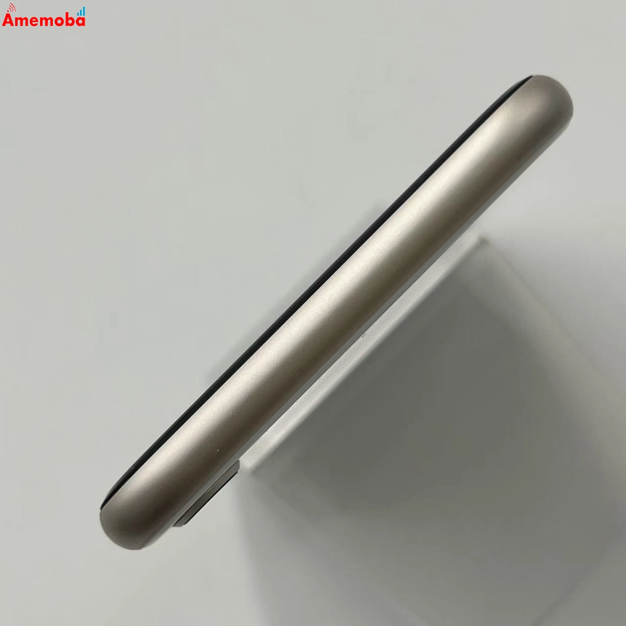 iPhoneSE 第3世代 64GB スターライト MMYD3J/A AU版SIMフリー