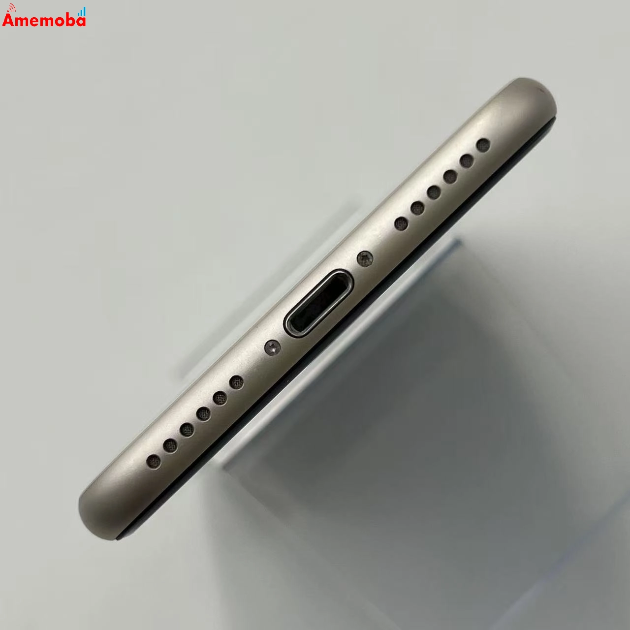 iPhoneSE 第3世代 64GB スターライト MMYD3J/A AU版SIMフリー