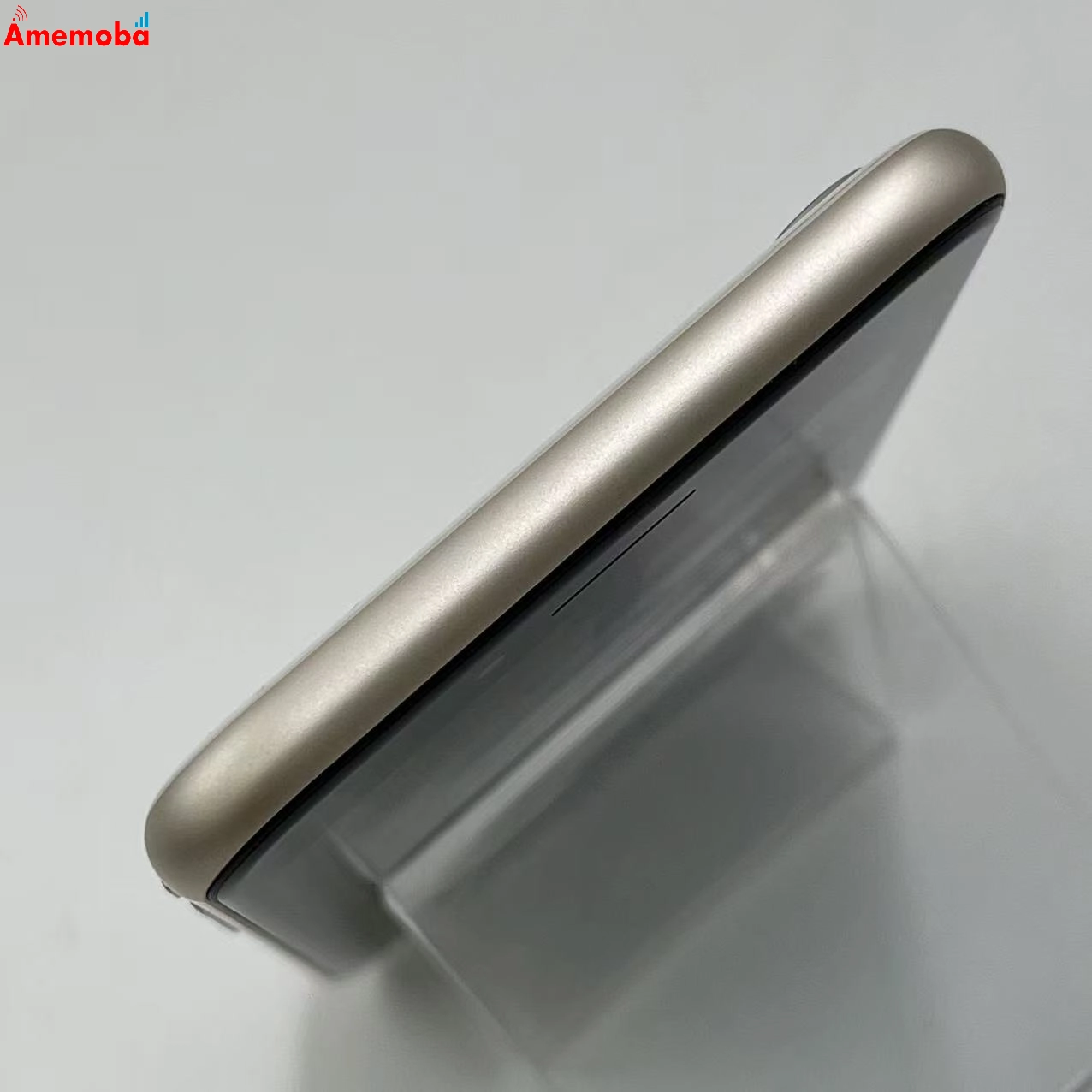 iPhoneSE 第3世代 64GB スターライト MMYD3J/A docomo版SIMフリー