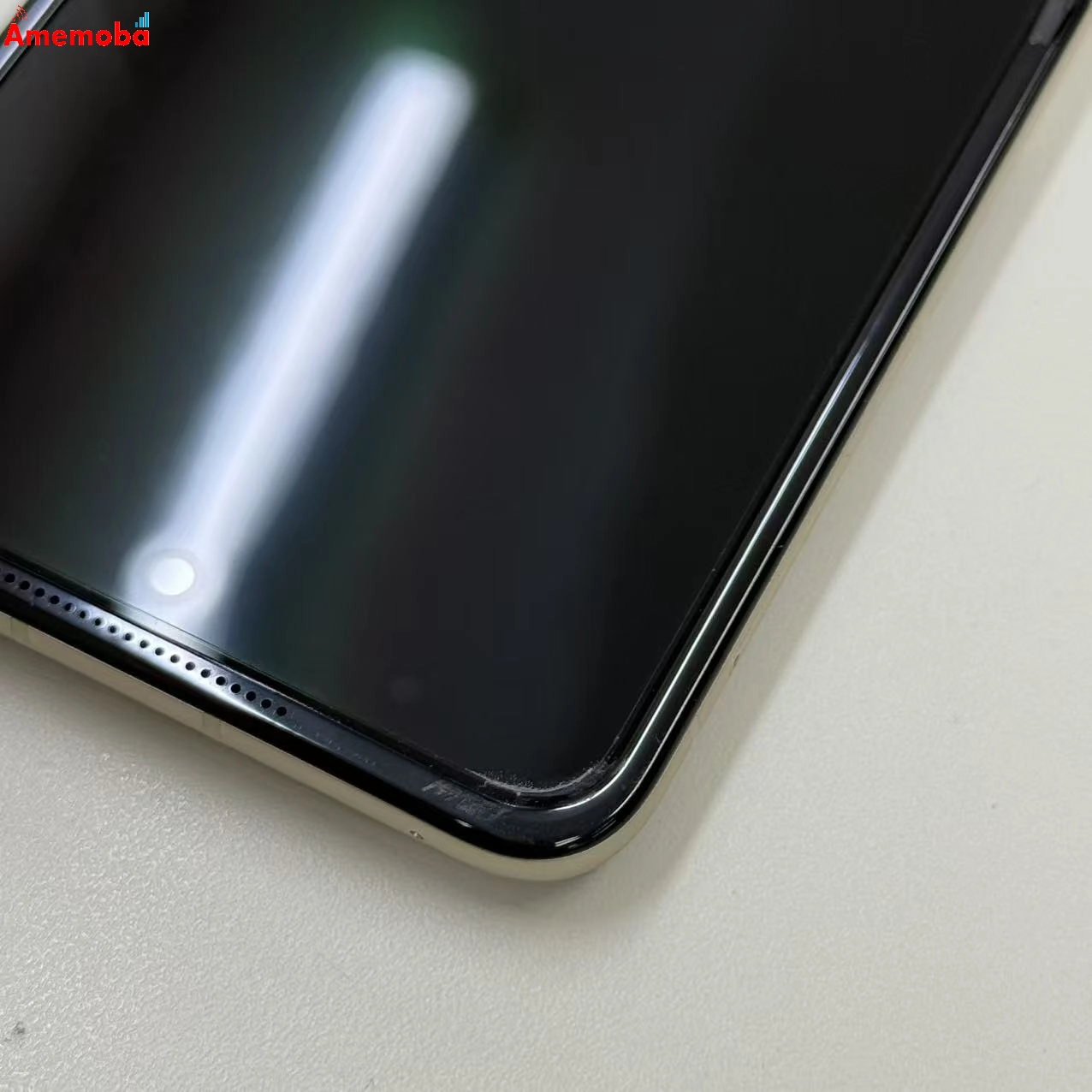 motorola razr 50d 8GB/256GB ホワイトマーブル M-51E docomo版SIMフリー 美品