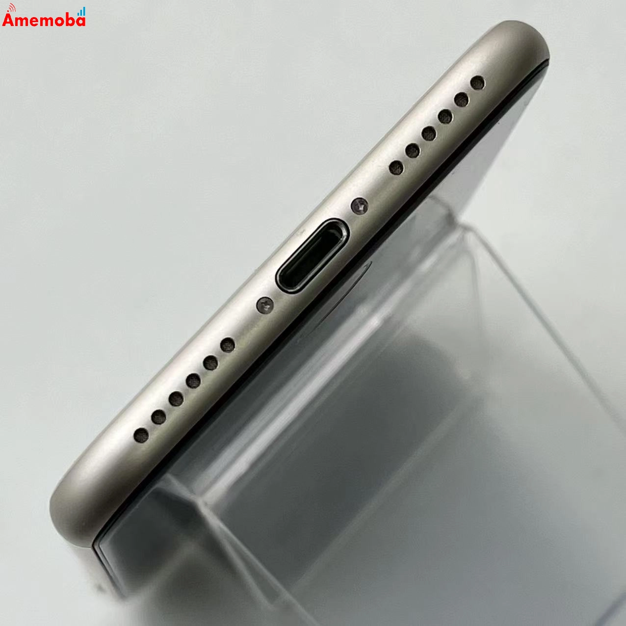iPhoneSE 第3世代 64GB スターライト MMYD3J/A docomo版SIMフリー 美品