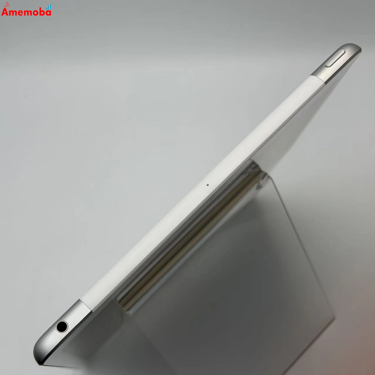 iPad 第7世代 Wi-Fi+Cellularモデル 32GB シルバー MW6C2J/A docomo版SIMフリー 美品