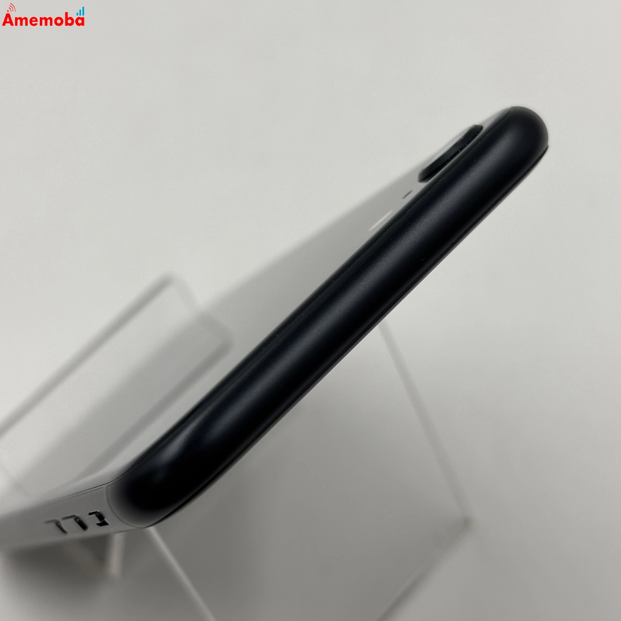 iPhoneSE 第3世代 64GB ミッドナイト MMYC3J/A docomo版SIMフリー 新品同様