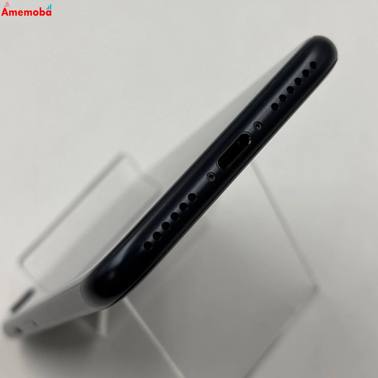 iPhoneSE 第3世代 64GB ミッドナイト MMYC3J/A docomo版SIMフリー 新品同様