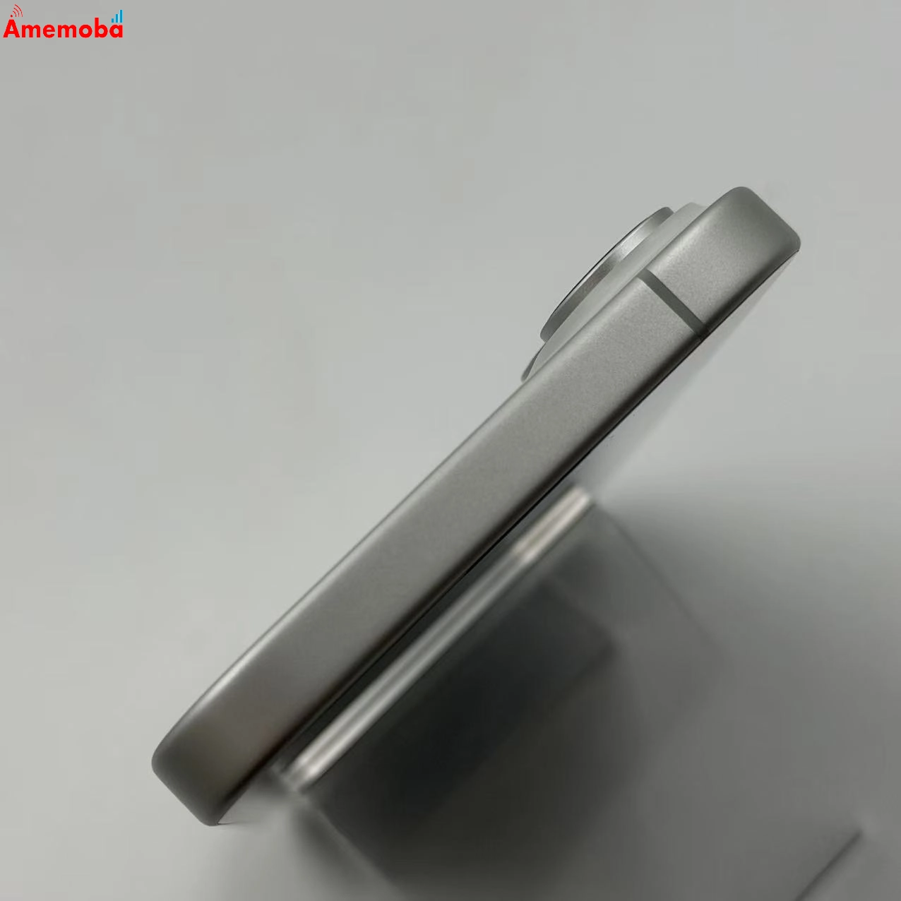 iPhone16 128GB ホワイト MYDR3J/A docomo版SIMフリー   新品同様