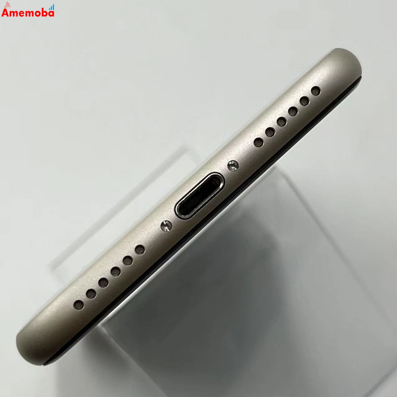 iPhoneSE 第3世代 64GB スターライト MMYD3J/A Apple版SIMフリー 美品