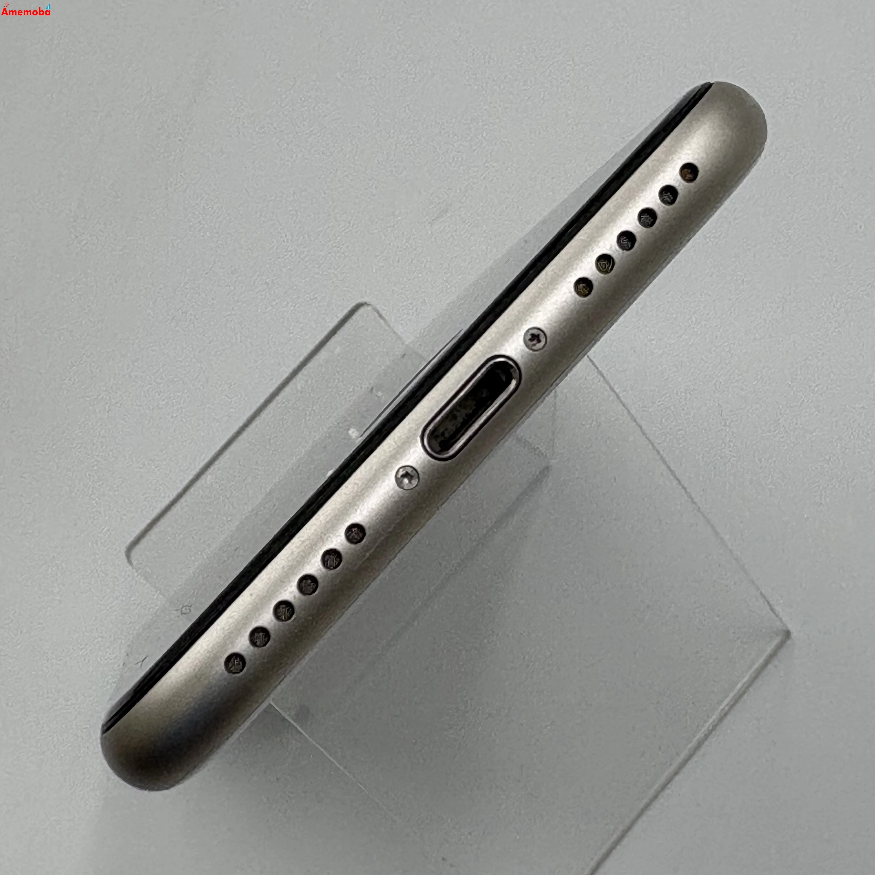 iPhoneSE 第3世代 64GB スターライト MMYD3J/A AU版SIMフリー
