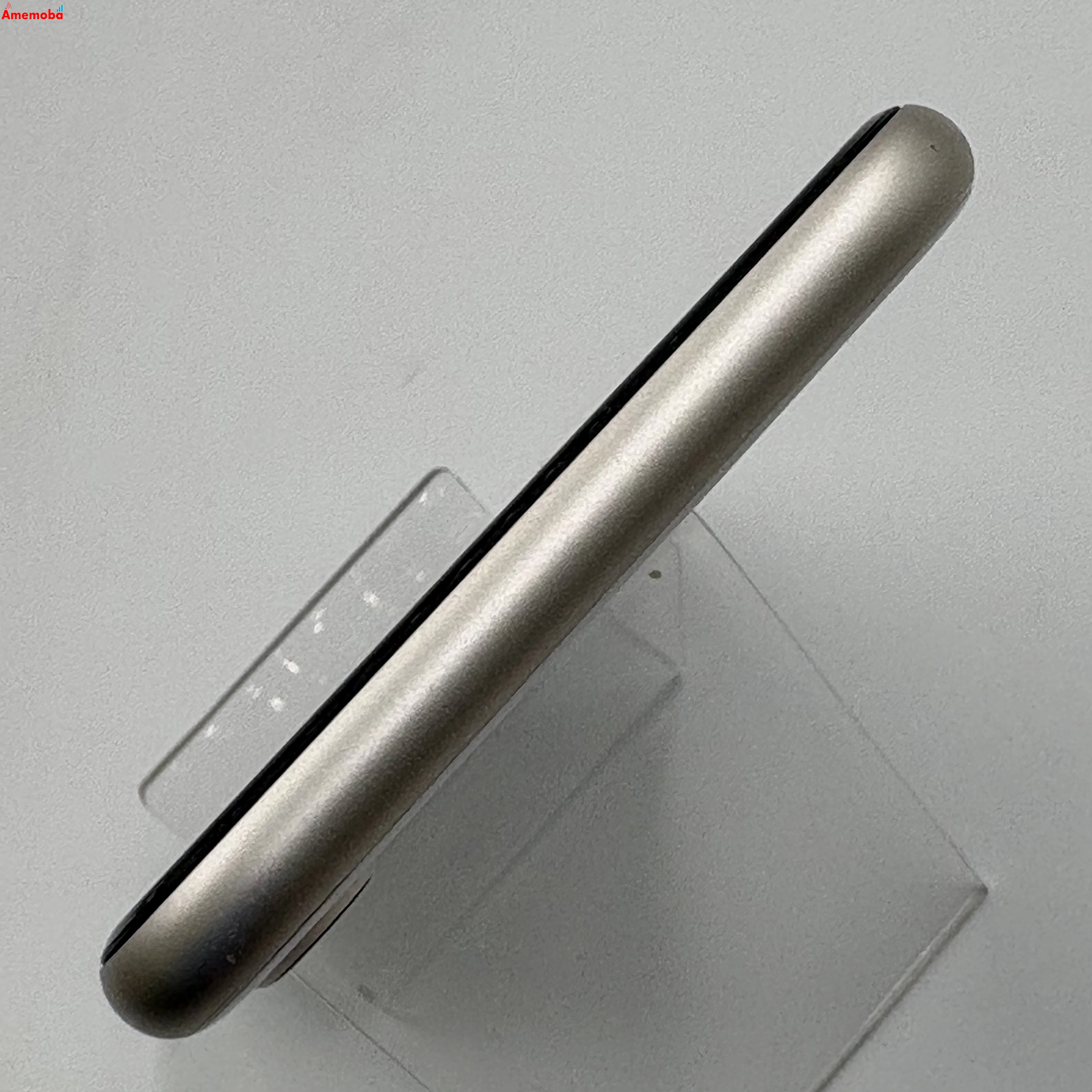 iPhoneSE 第3世代 64GB スターライト MMYD3J/A AU版SIMフリー