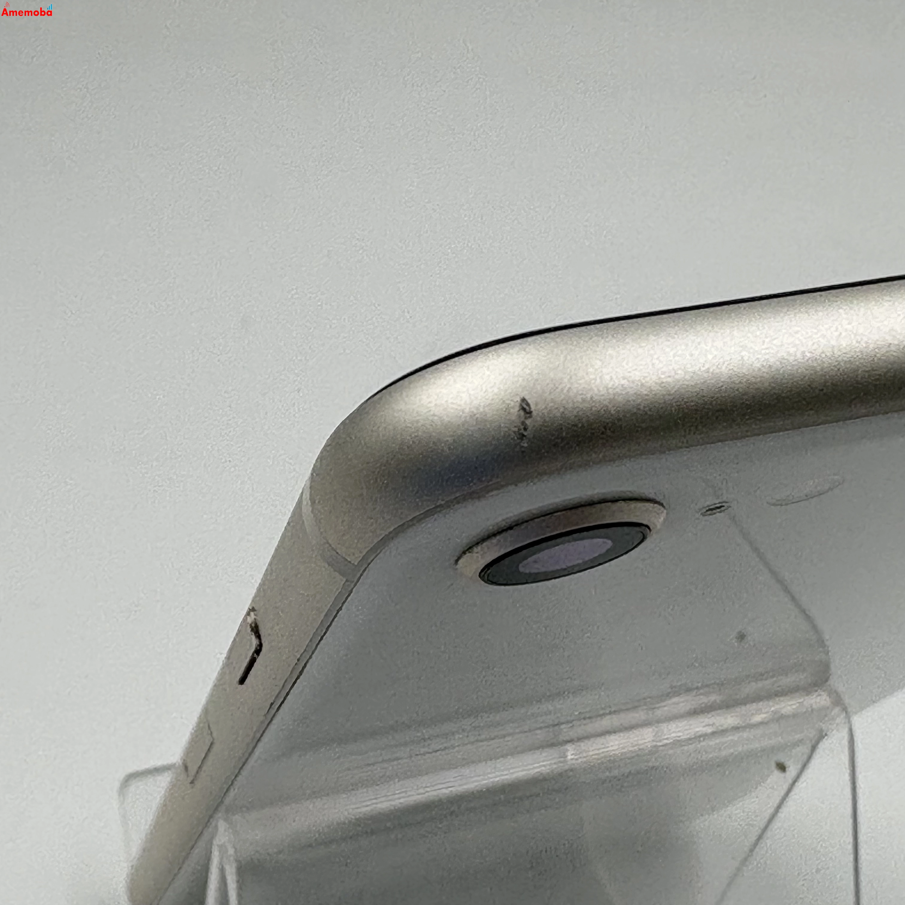 iPhoneSE 第3世代 64GB スターライト MMYD3J/A AU版SIMフリー