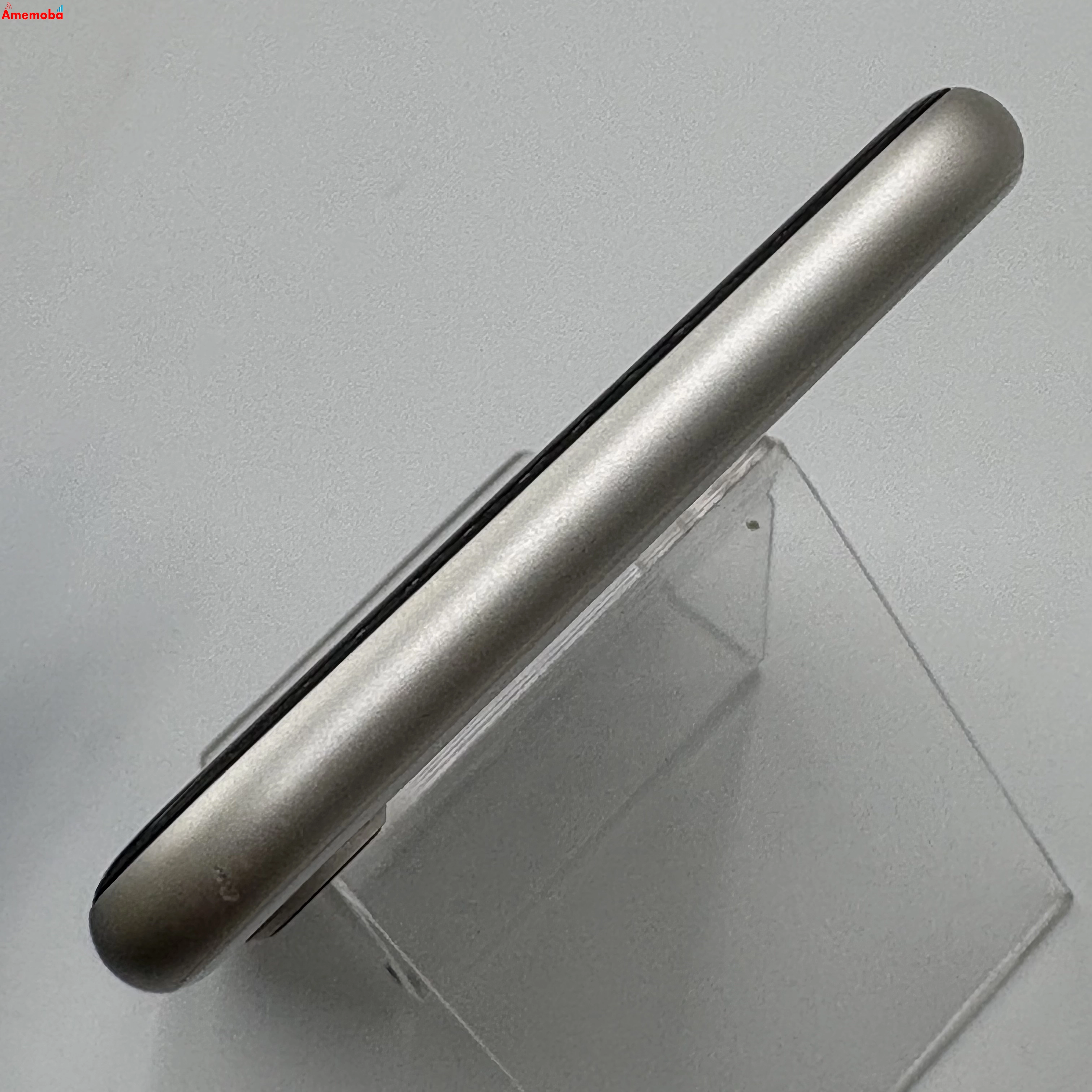 iPhoneSE 第3世代 64GB スターライト MMYD3J/A AU版SIMフリー