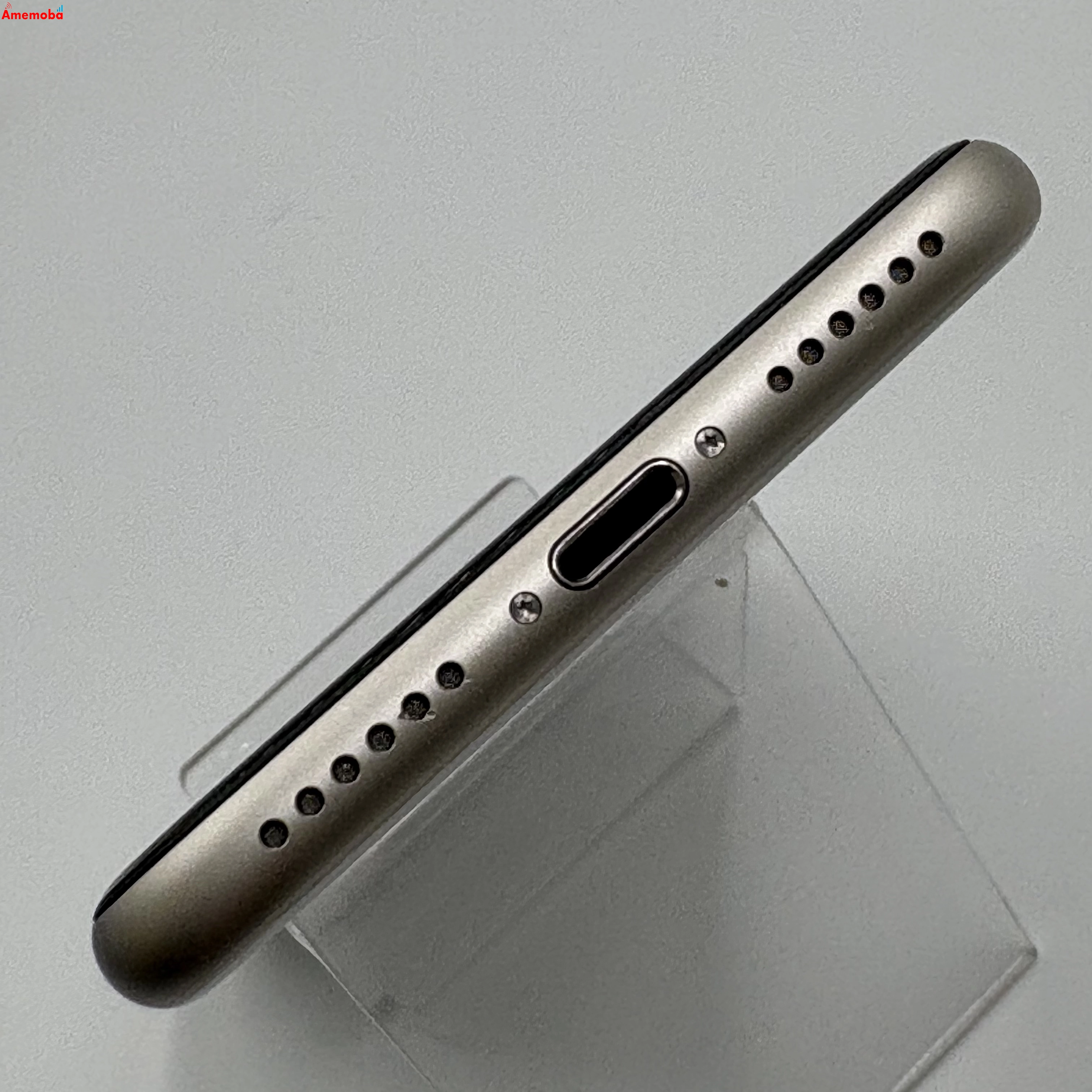 iPhoneSE 第3世代 64GB スターライト MMYD3J/A AU版SIMフリー