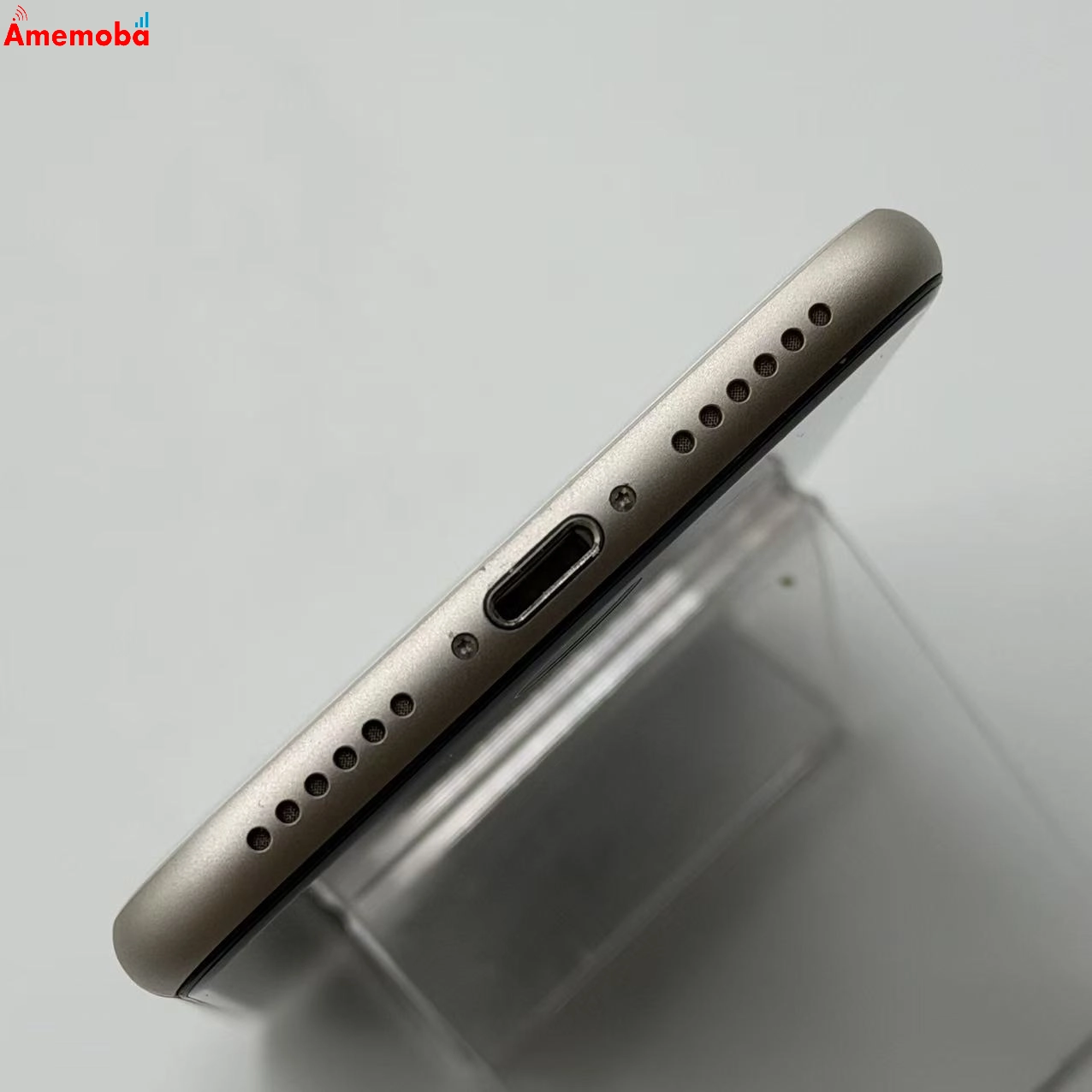 iPhoneSE 第3世代 64GB スターライト MMYD3J/A docomo版SIMフリー