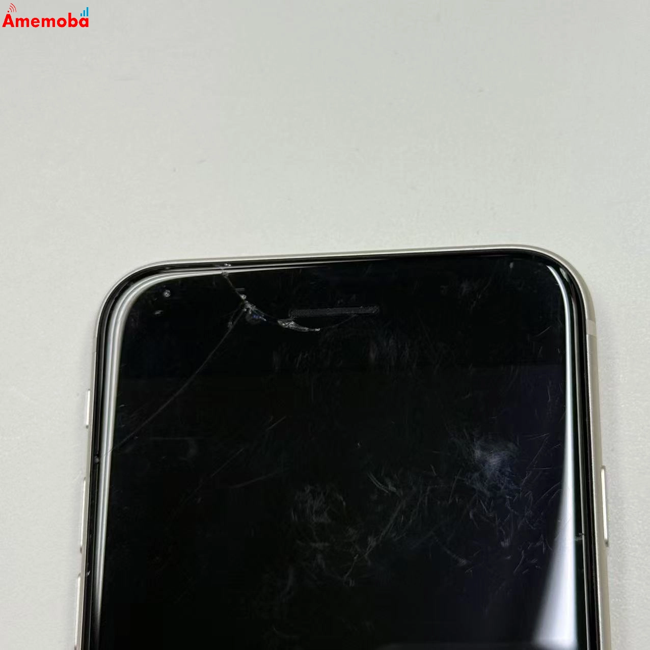 iPhoneSE 第3世代 64GB スターライト MMYD3J/A docomo版SIMフリー ジャンク品