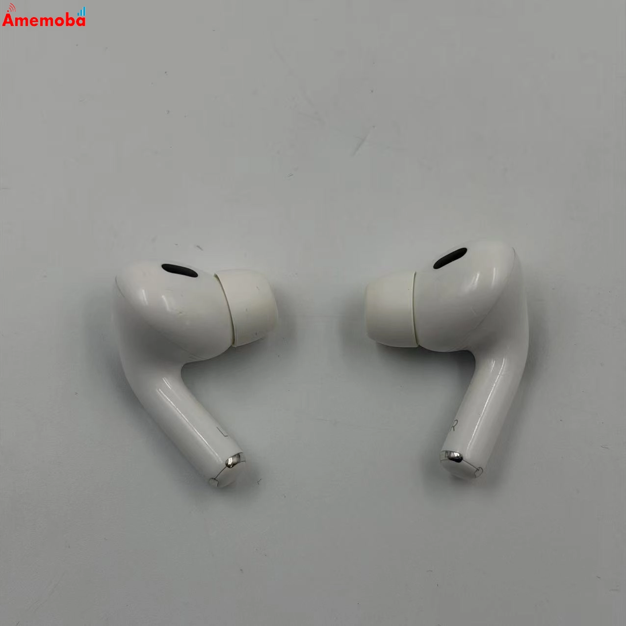 Airpods Pro 第2世代 MagSafe 充電ケース (Lightning) 付き ホワイト A2698