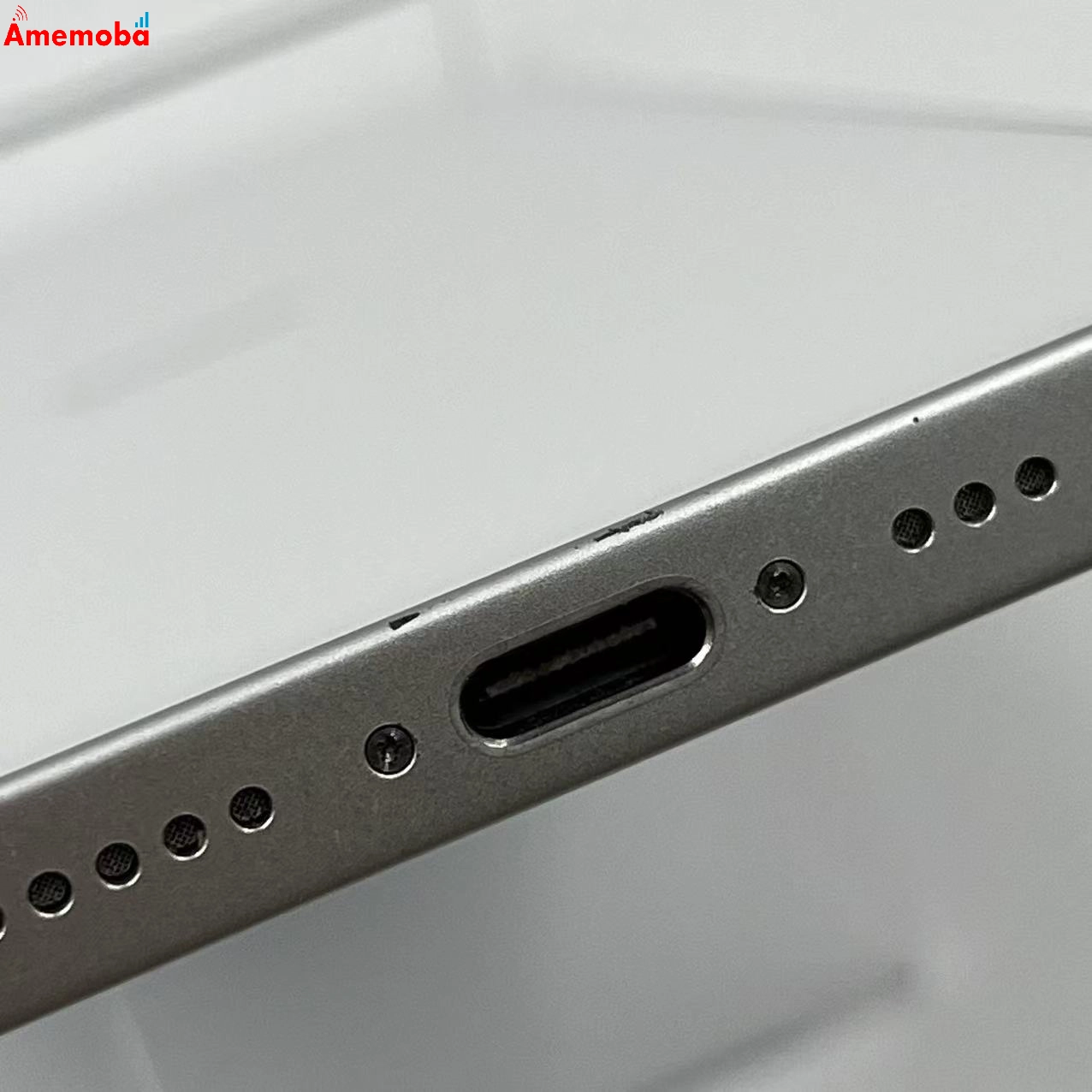 iPhone 16e 128GB ホワイト MD1R4J/A SoftBank版SIMフリー 美品