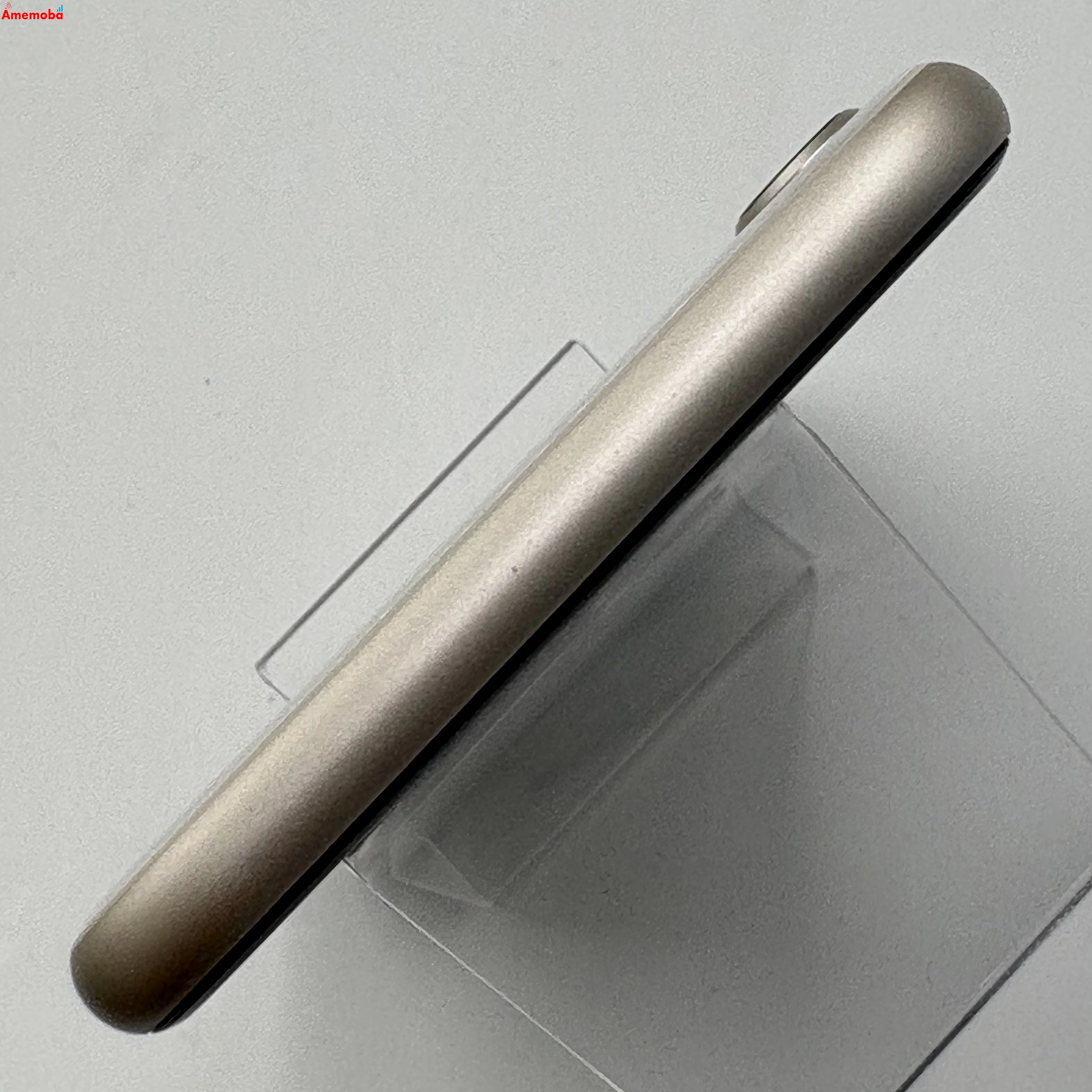 iPhoneSE 第3世代 128GB スターライト MMYG3J/A docomo版SIMフリー 美品