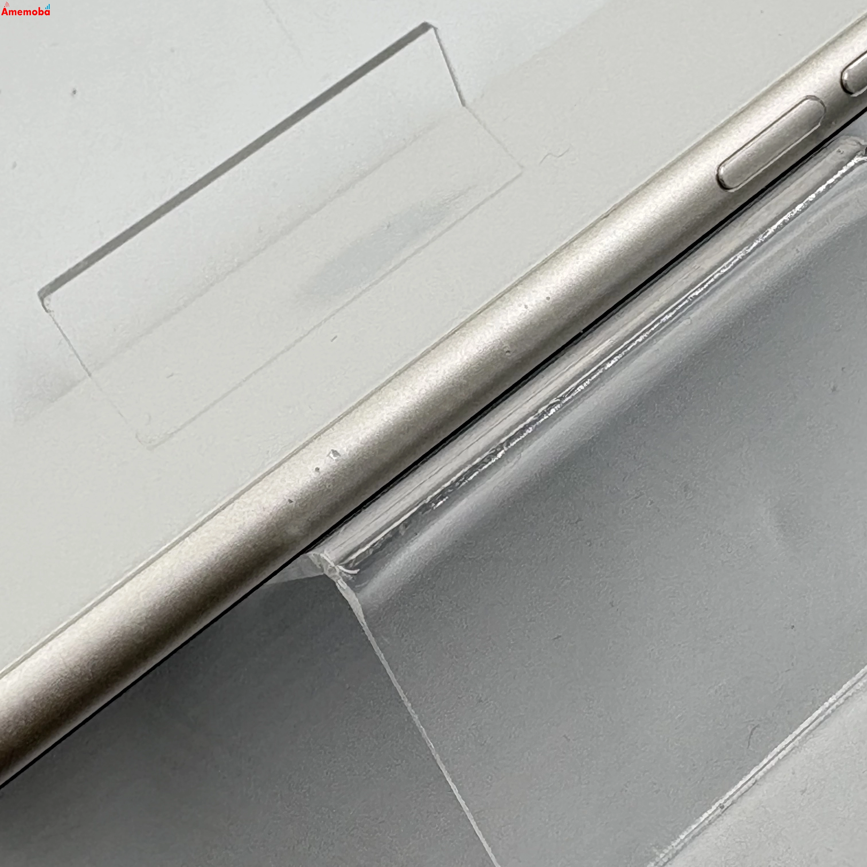 iPhoneSE 第3世代 128GB スターライト MMYG3J/A docomo版SIMフリー
