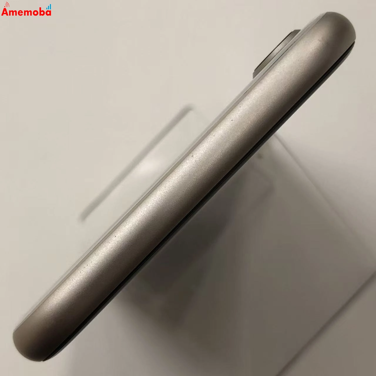 iPhoneSE 第3世代 128GB スターライト MMYG3J/A docomo版SIMフリー