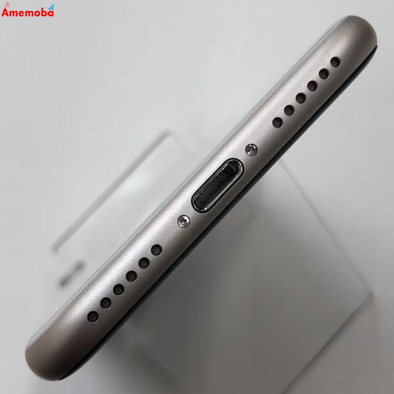 iPhoneSE 第3世代 128GB スターライト MMYG3J/A docomo版SIMフリー