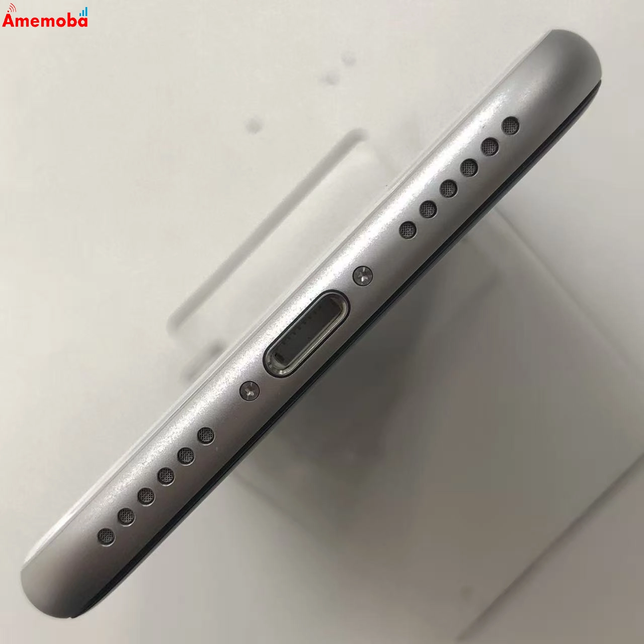 iPhoneSE 第2世代 64GB ホワイト MHGQ3J/A docomo版SIMフリー 未使用品