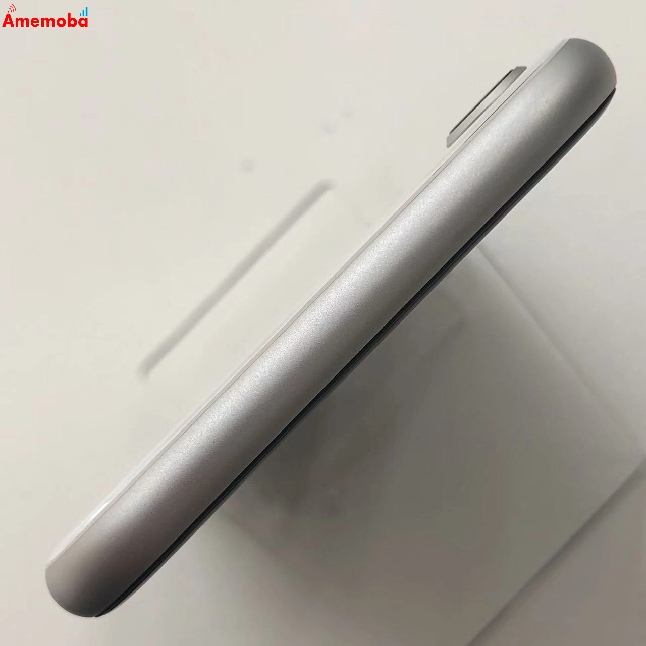iPhoneSE 第2世代 64GB ホワイト MHGQ3J/A docomo版SIMフリー 未使用品