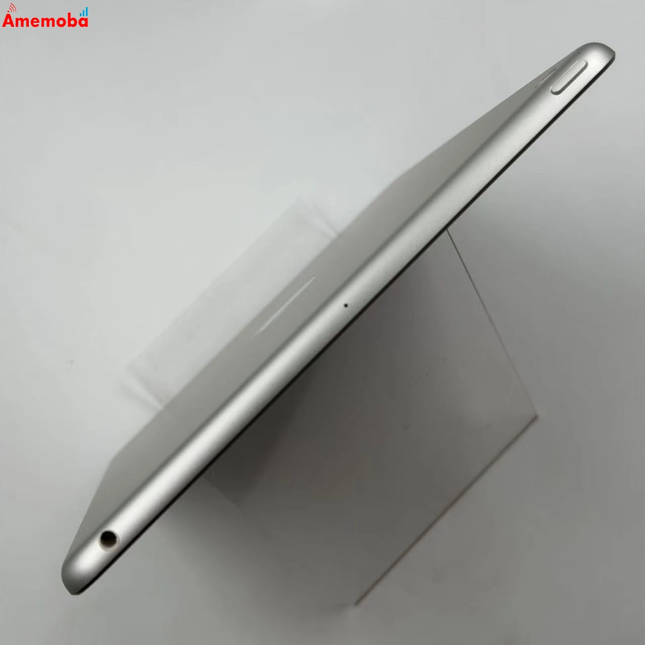 iPad 第6世代 Wi-Fiモデル 32GB シルバー MR7G2J/A  美品