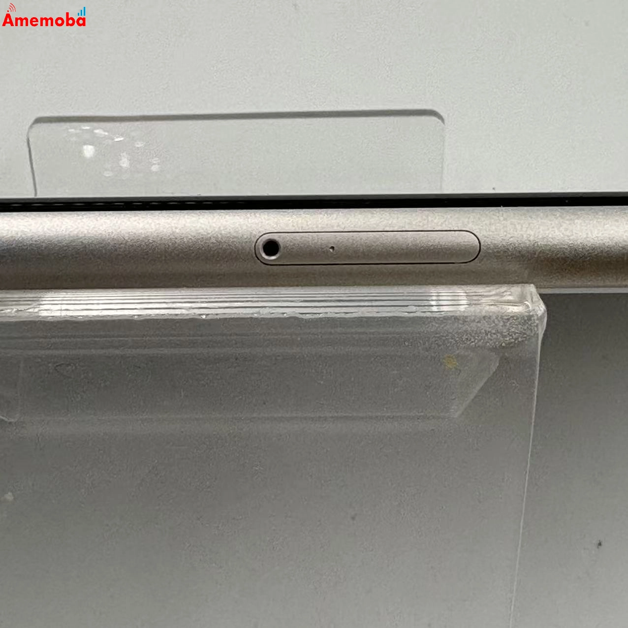 iPhoneSE 第3世代 128GB スターライト MMYG3J/A docomo版SIMフリー