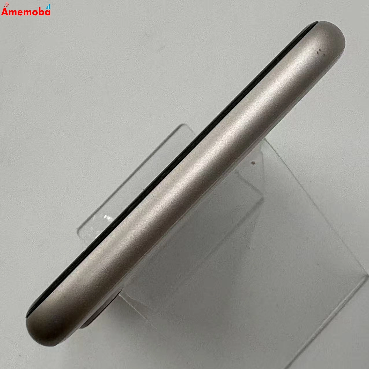 iPhoneSE 第3世代 128GB スターライト MMYG3J/A docomo版SIMフリー