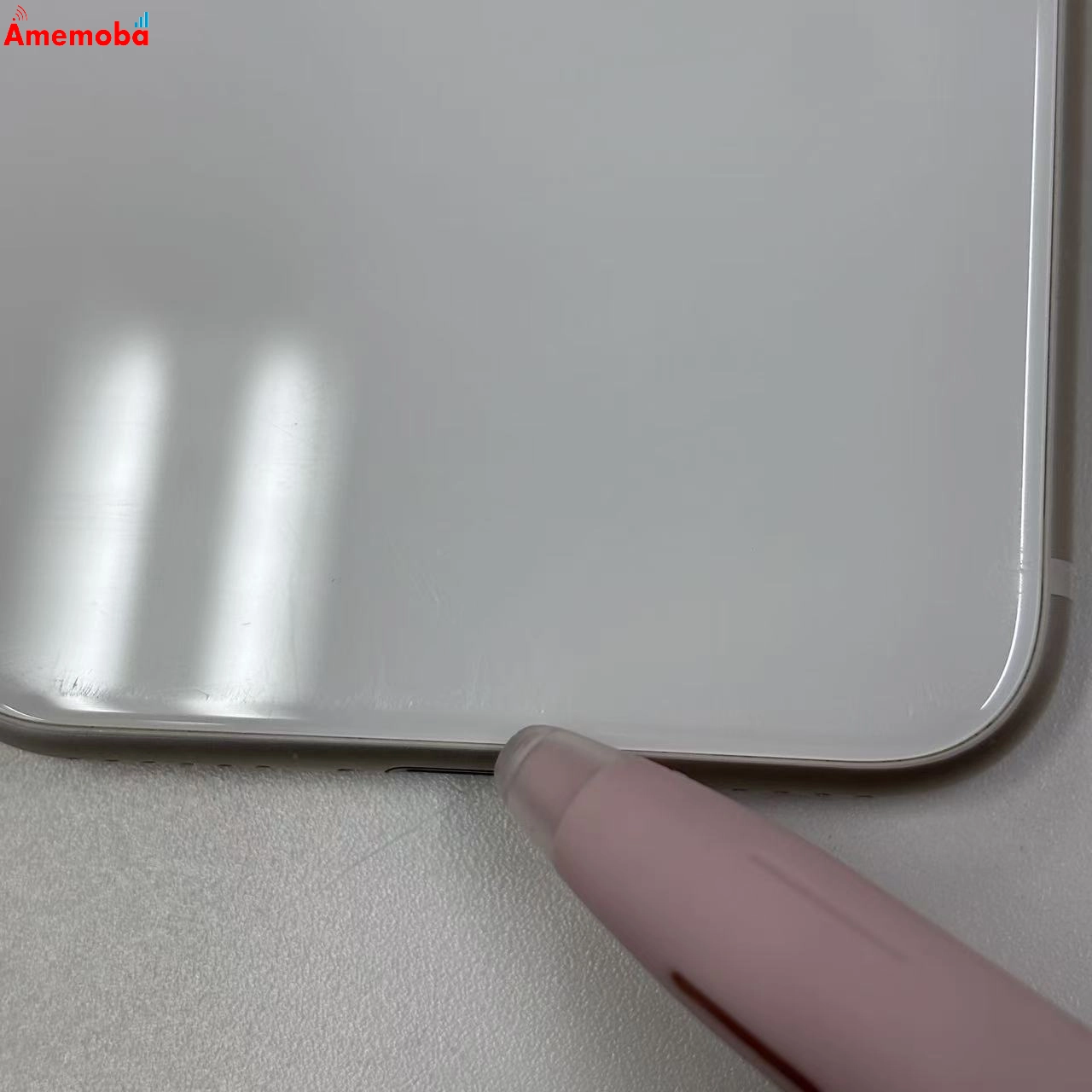 iPhoneSE 第3世代 128GB スターライト MMYG3J/A docomo版SIMフリー