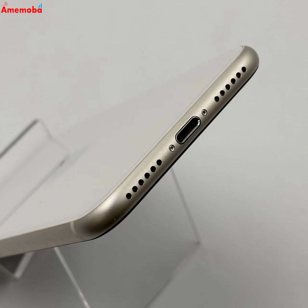 iPhoneSE 第3世代 128GB スターライト MMYG3J/A docomo版SIMフリー